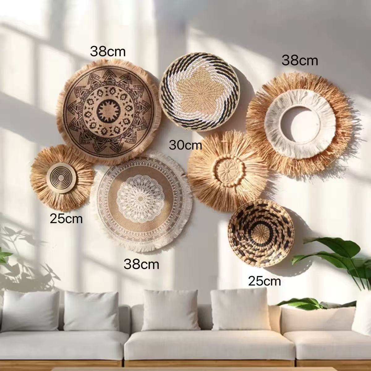 Resin Art Aesthetic - ของตกแต่งผนังสไตล์โบโฮ ทำจากฟางสานประดับพู่ห้อย สำหรับตกแต่งห้องนั่งเล่น ห้องนอน บ้านสไตล์โบฮีเมียน